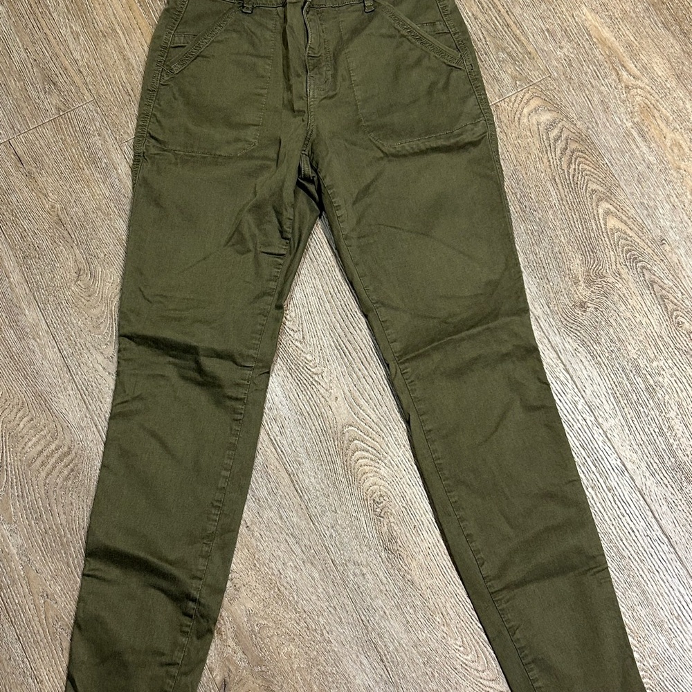 Kuhl Women’s Hiking Pants Olive Green Slim Cargo Pants Back Flap Pocket Size 10 - Picture 5 of 5